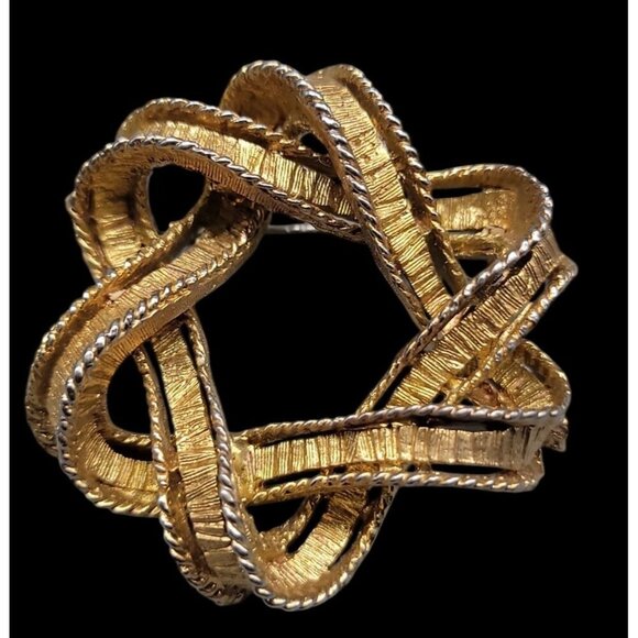 Lisner Intertwined Star Ribbon Brooch Gold Plated Textured Bow Vintage Pin - Picture 7 of 11